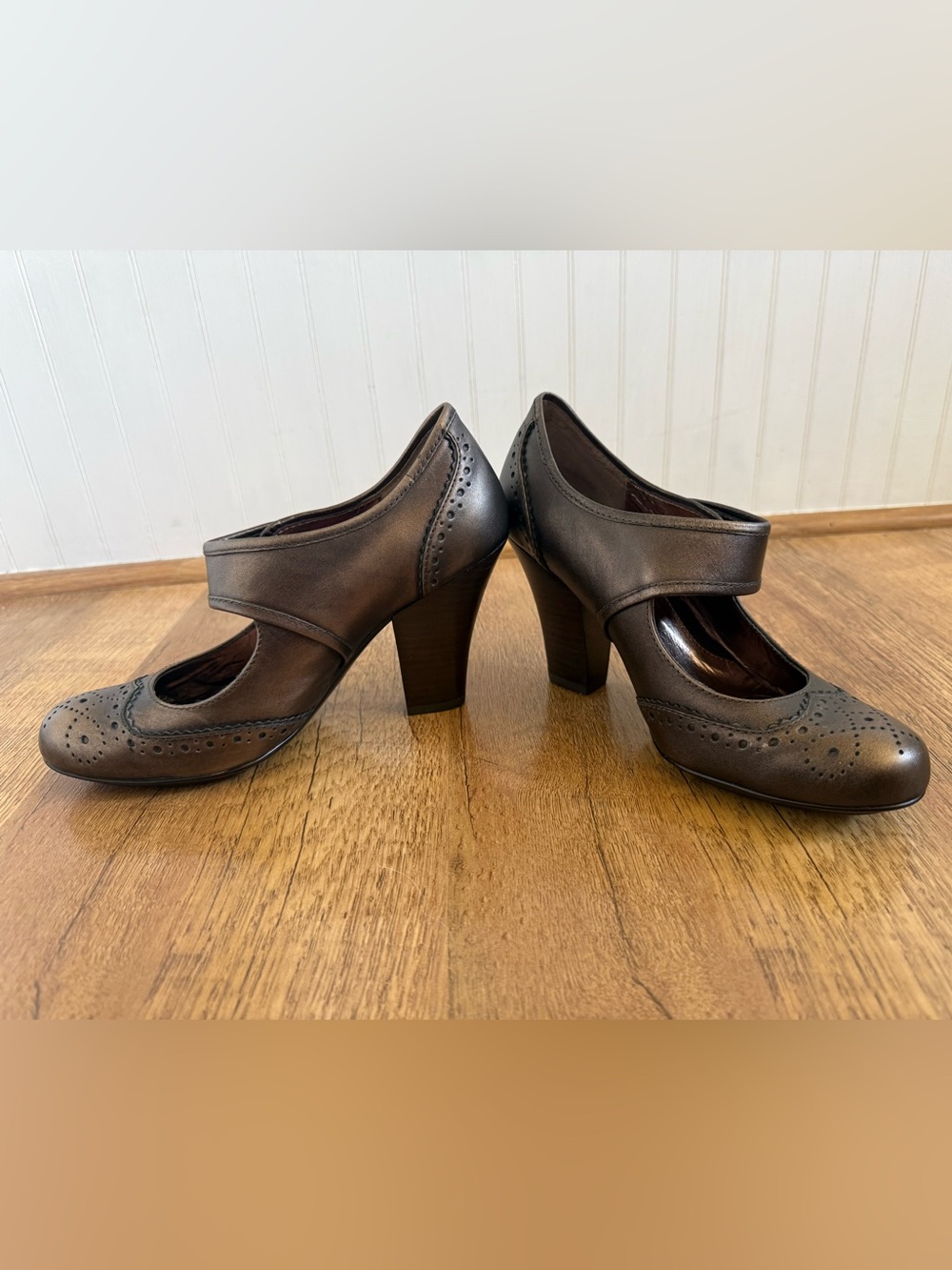 Sofft Fiona Bronze Metallic Leather Mary Jane Brogue Block Heels - Size 7 - Picture 2 of 9